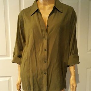🍃REPOSH🍃Button Up V Neck  3/4 Cuff Sleeves Tunic